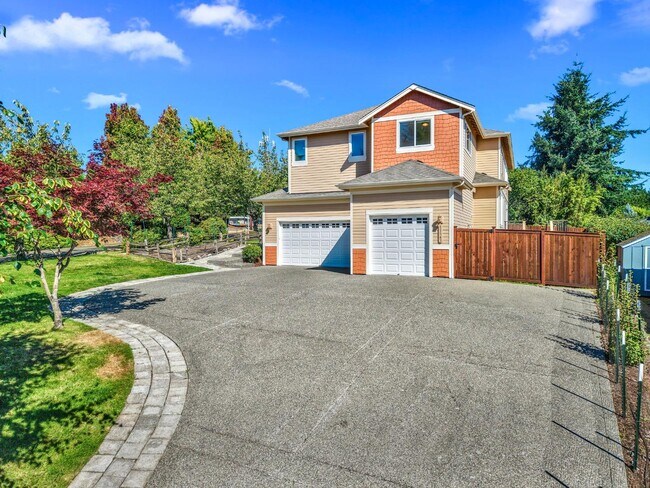 Building Photo - 11543 NE Skyward Loop
