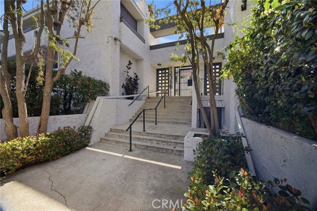 Building Photo - 12358 Moorpark St