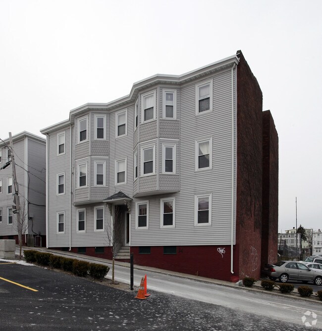Building Photo - 3 Spruce St