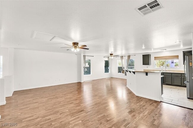 Foto del edificio - 8753 Dodds Canyon St