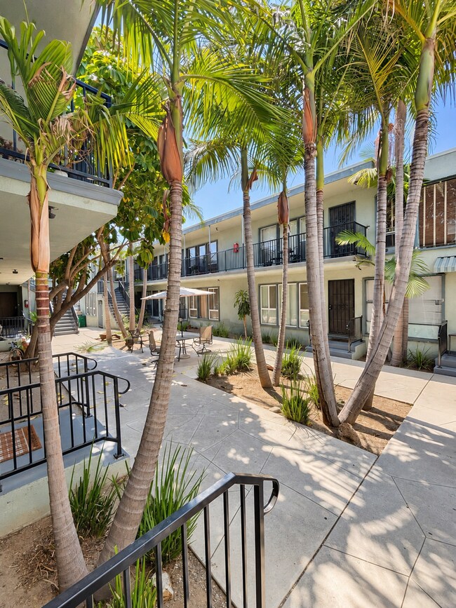 Foto del edificio - 438 Cedar Ave