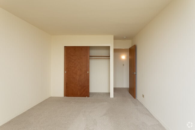 2BR, 1BA - Lakeshore Tower Apartments