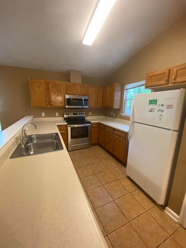 Building Photo - 5525 Cattail Ct