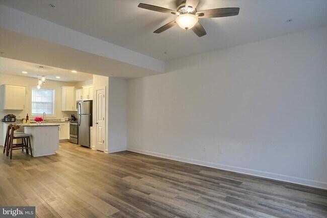 Foto del edificio - 30 Parkview Dr