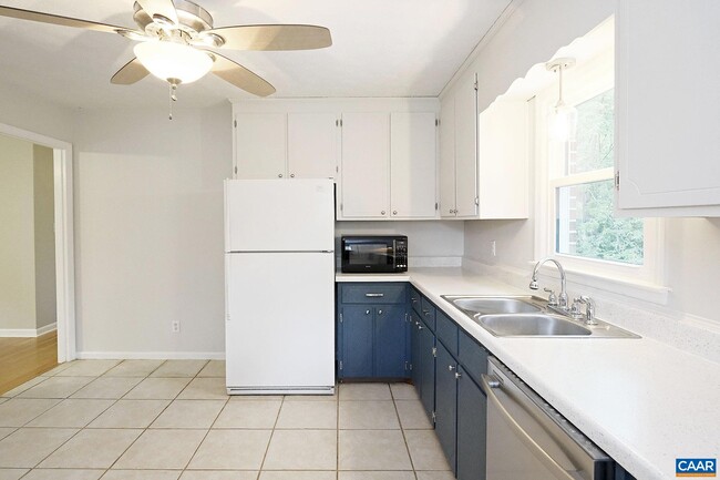 Building Photo - 930 Claudius Ct