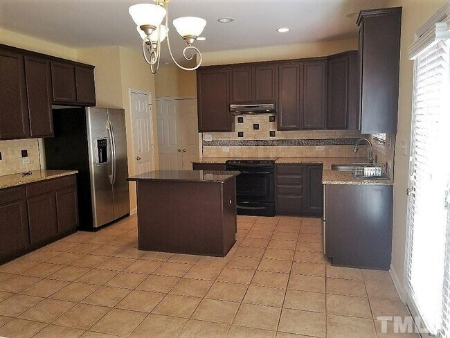 Building Photo - 118 Timber Hitch Rd