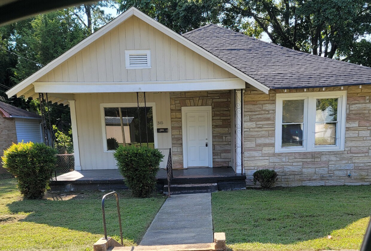 Foto principal - 315 S Weldon St