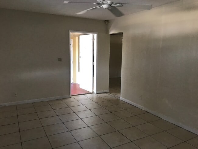 Building Photo - 1640 NW 9th Ave