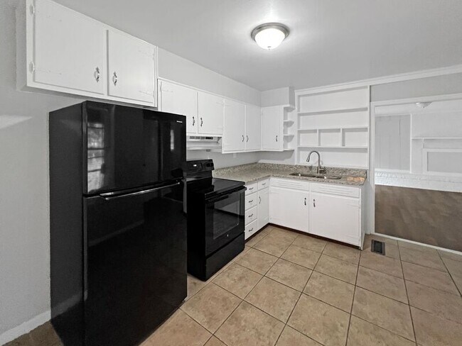 Foto del edificio - 236 13th Ave NW