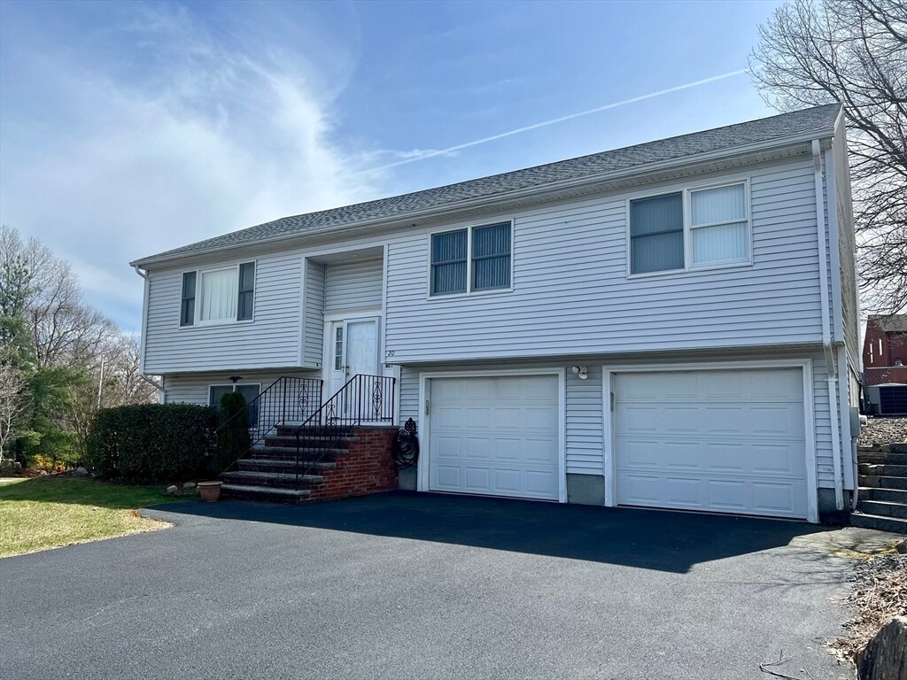 Primary Photo - 20 Emerald Dr