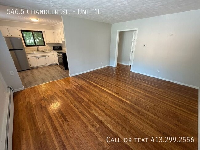 Building Photo - 546.5 Chandler St