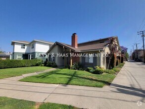 Building Photo - 440 E San Antonio Dr