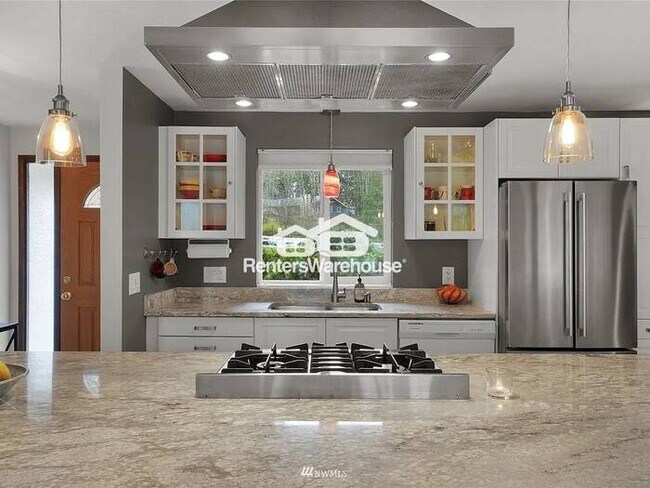 Foto del edificio - 3 Bed | 3 Bath: Spacious Living, Lush Gardens, and Top Schools (New Price)!