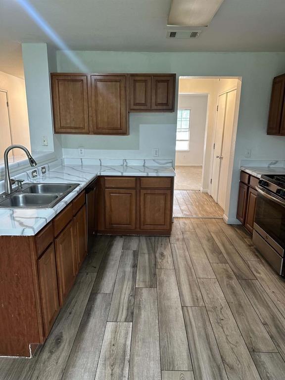 Foto del edificio - 18312 Crestwind Ln