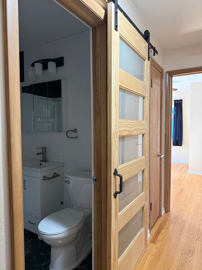 Foto del edificio - ?Beautifully Remodeled Modern Smart Home for Rent! ?