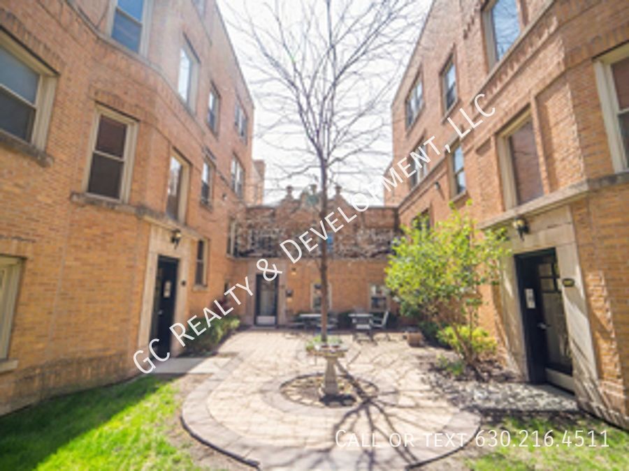 Primary Photo - 1671 W Farwell Ave