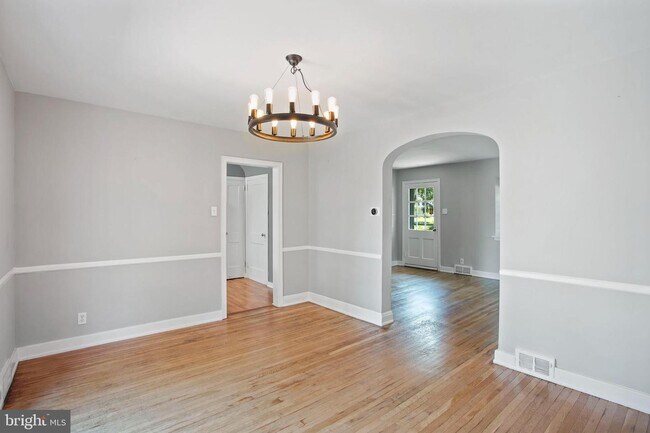 Building Photo - 403 Lorraine Ave