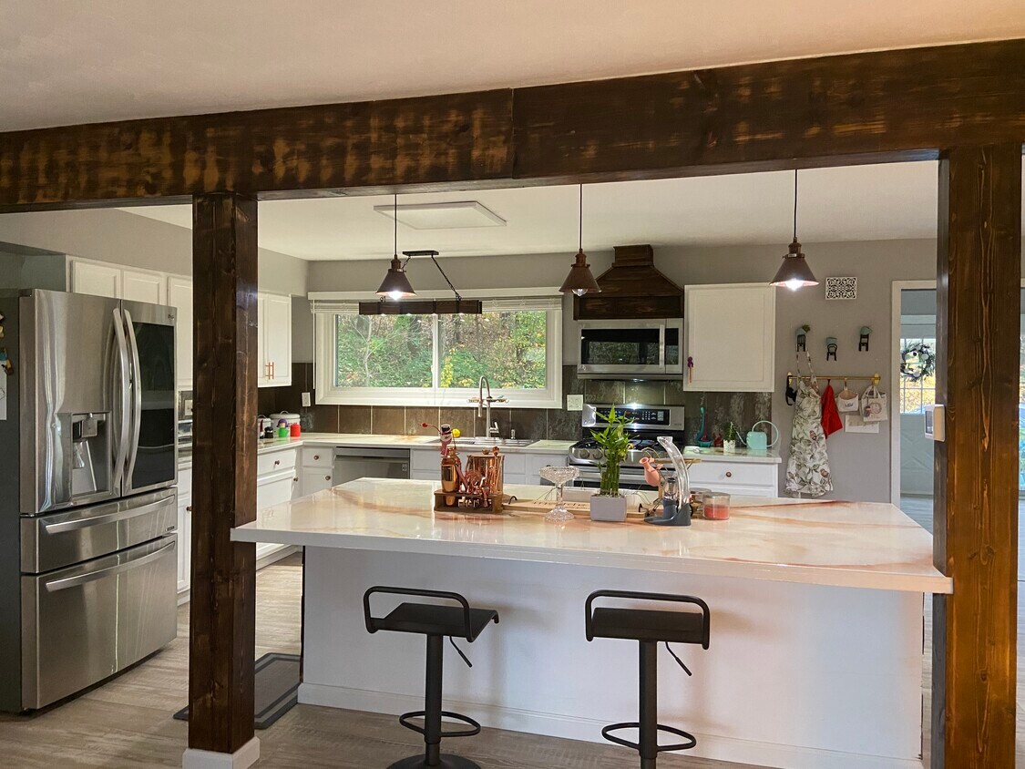 Foto principal - 9106 Ontario St NW