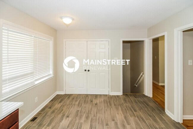 Building Photo - 3 Bedroom Pet-Friendly Home in Memphis, TN with Main Street Renewal