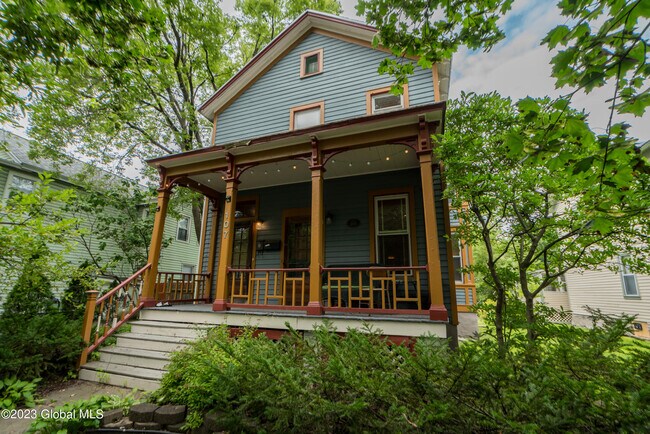 Foto del edificio - 107 Van Dam St