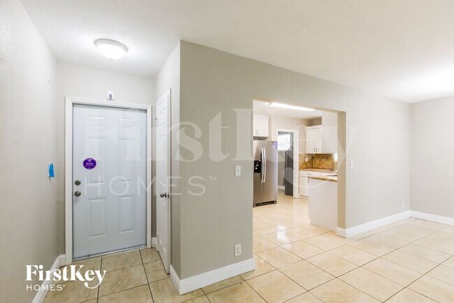 Foto del edificio - 4901 NW 12th St