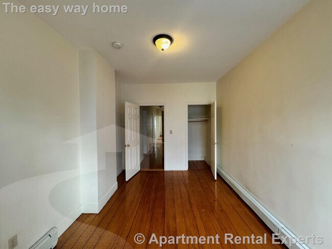 Foto del edificio - 61 Webster Ave
