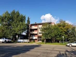 Building Photo - 10609 102 St