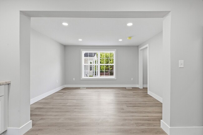 Building Photo - 2415 Piedmont St NW