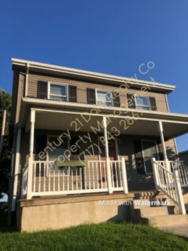 Primary Photo - 3 BR, 2.5 Bath in Eastern School District