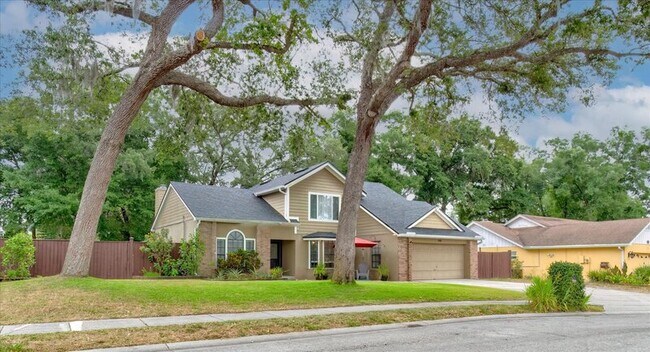 Foto del edificio - 848 Bucksaw Pl