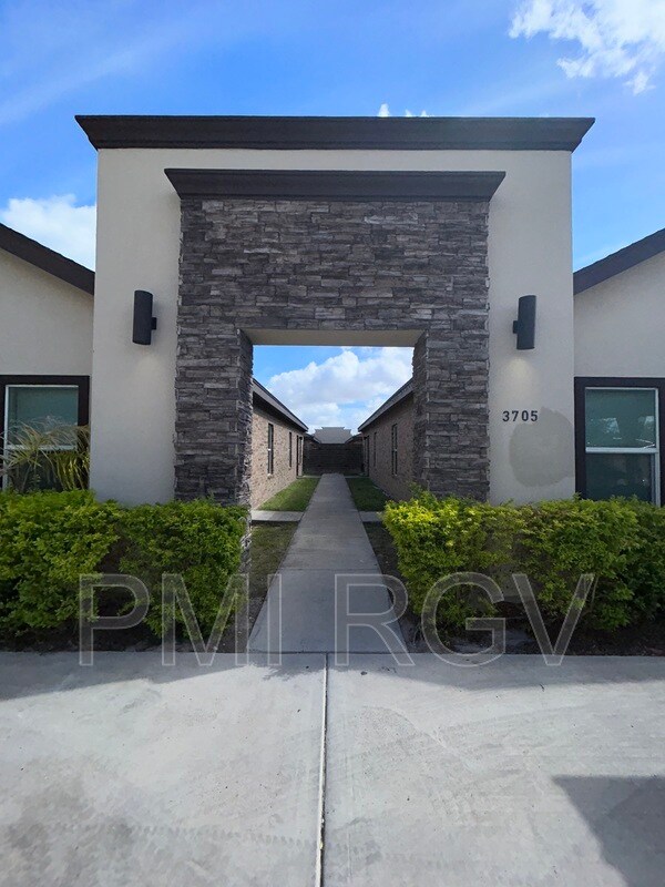 Building Photo - 3705 Paola St