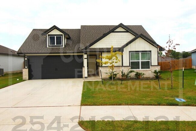 Foto del edificio - 1704 Cedrus Dr