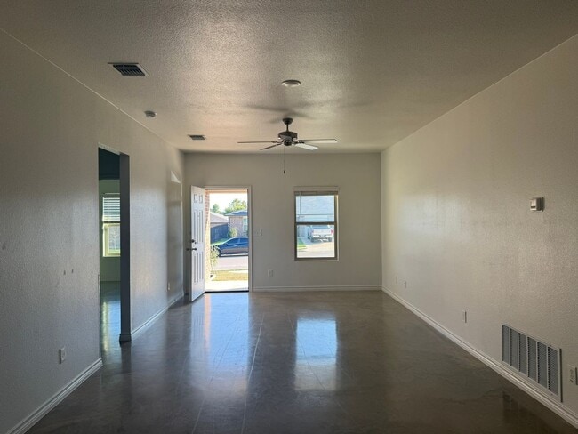 Building Photo - 1801 Emma Naylor Ct