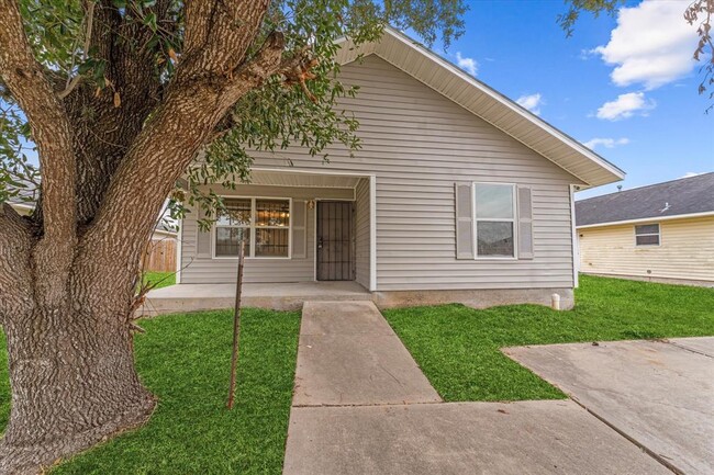 Building Photo - 11419 Roandale Dr