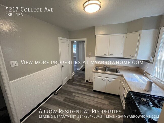 Foto del edificio - Renovated Two Bedroom Coming Available Soon!