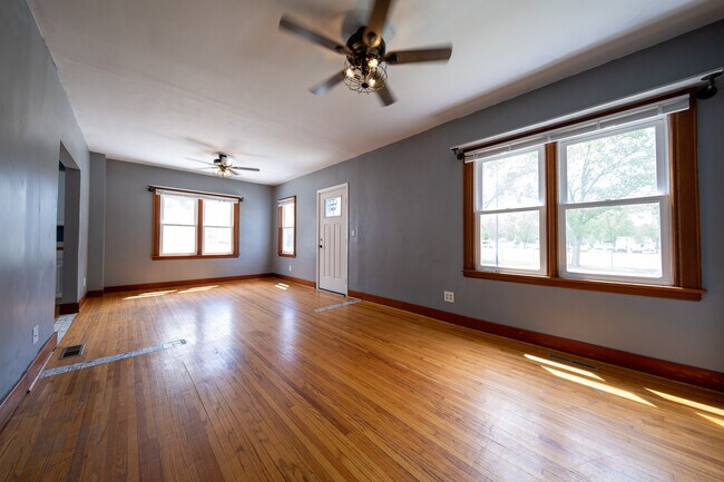 Building Photo - 207 Columbus Ave N