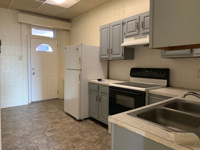 Building Photo - 135 S 2nd St