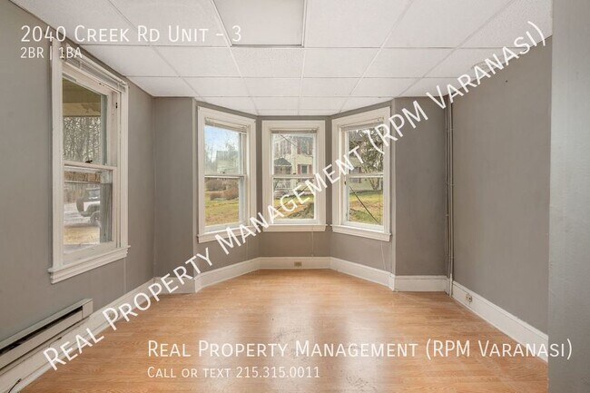 Building Photo - Fully Renovated 2 Bed, 1 Bath Apartment in...