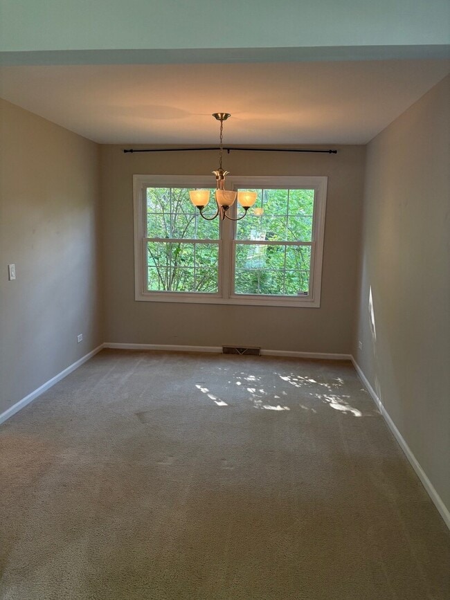 Building Photo - 1613 Clyde Dr