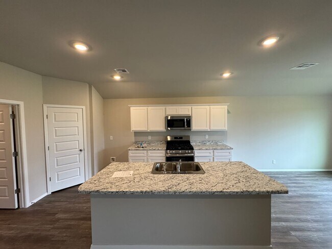 Foto del edificio - Brand New 4 Bedroom in Bixby