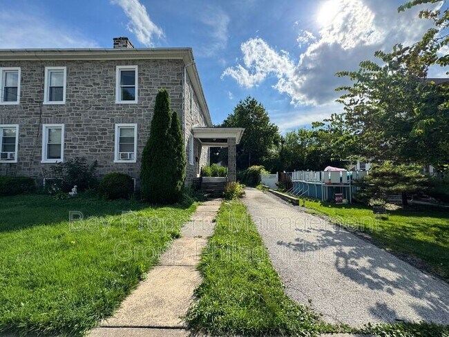 Building Photo - 510 Harper Ave