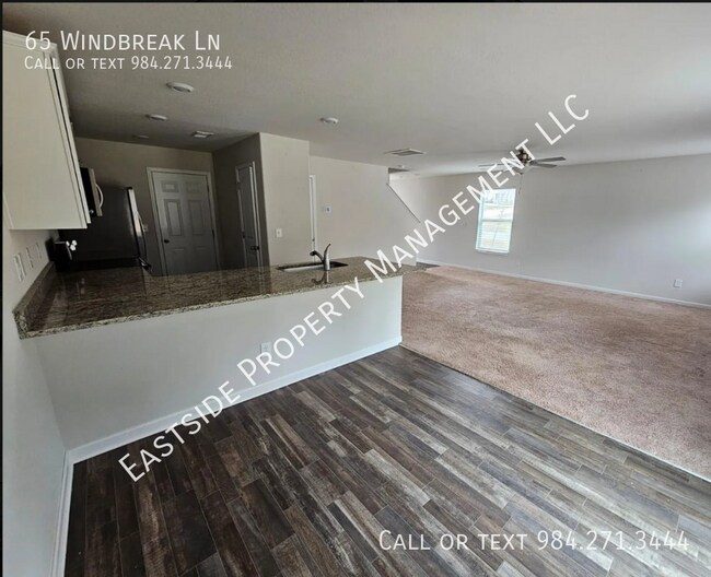 Foto del edificio - 65 Windbreak Ln
