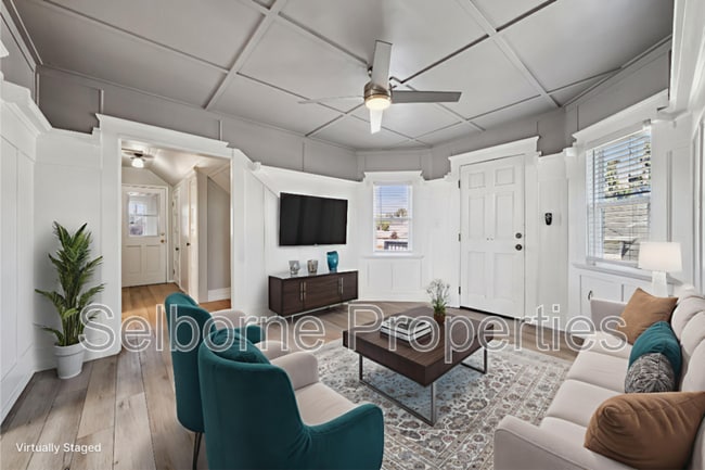 Building Photo - 720 44th St