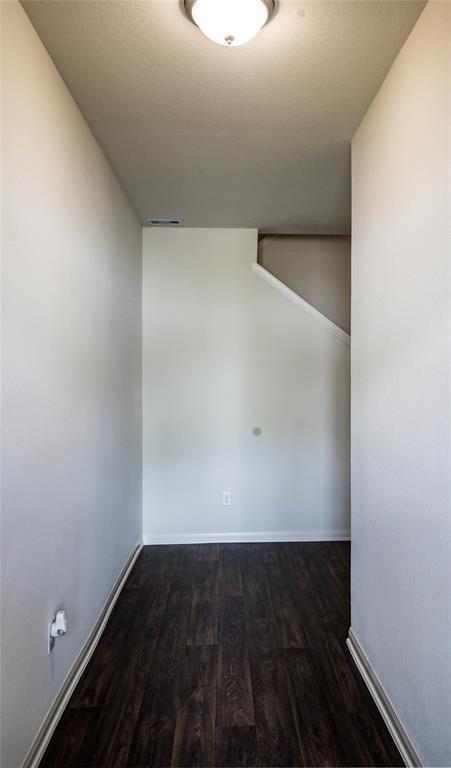 Foto del edificio - 208 Autumn Berry Ln
