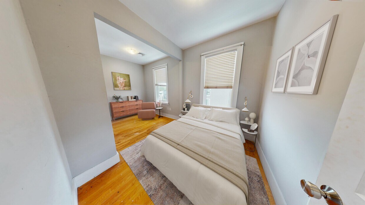 Primary Photo - 32 Ward St