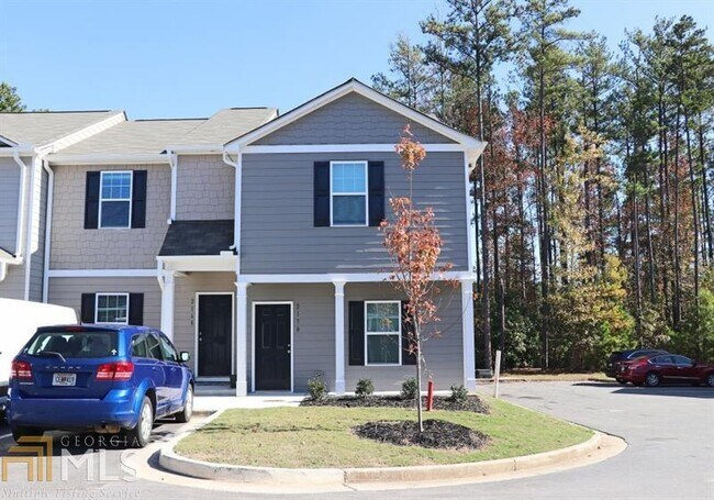 Building Photo - 2170 Cypress St NE