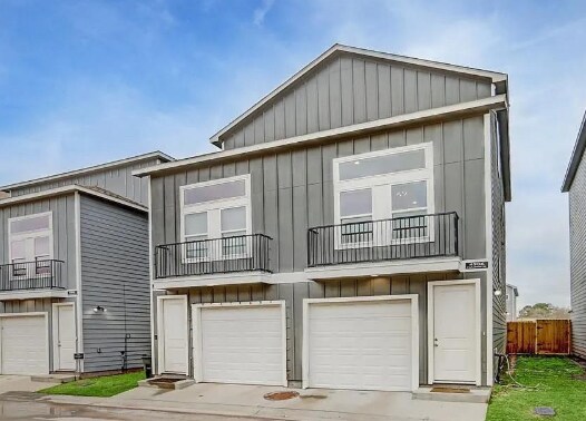 Primary Photo - 4906 Paradigm Ln