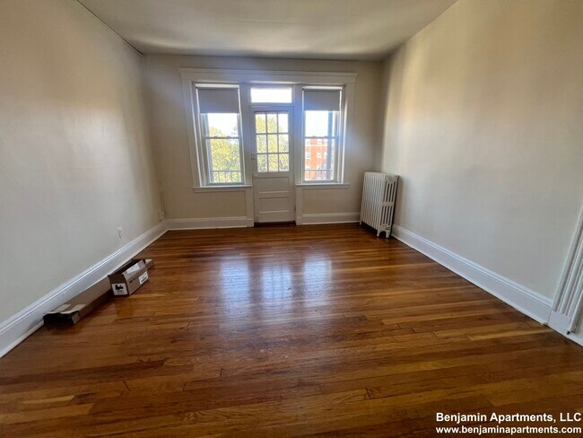 Building Photo - 120 Washington St