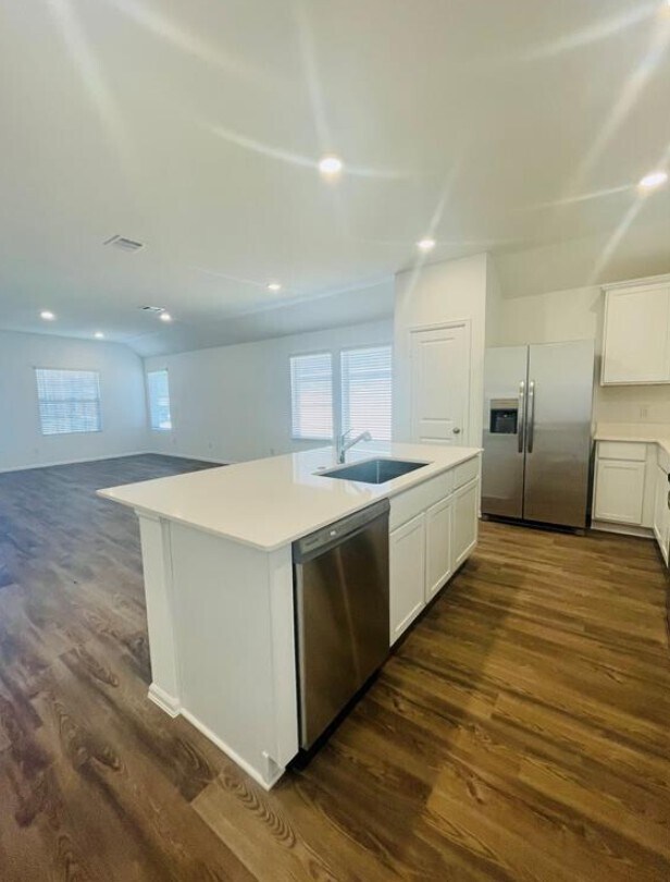 Building Photo - 3619 River Sand Rd