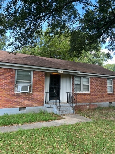 Primary Photo - 3199 Ridgecrest St
